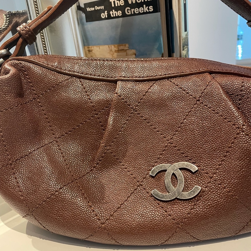 Vintage CHANEL authentic hobo bag. - Picture 6 of 15